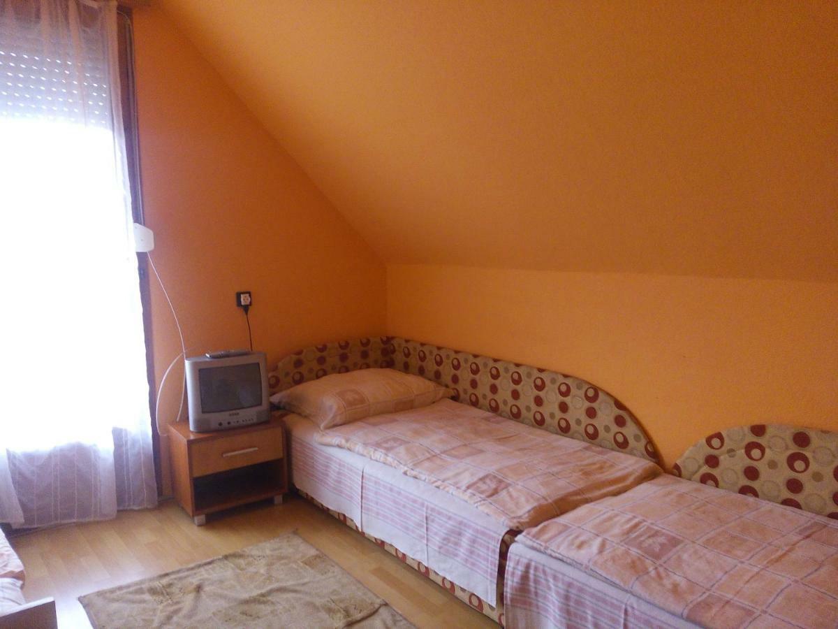 Tuenderkert Apartmanok Hajdúszoboszló Zewnętrze zdjęcie