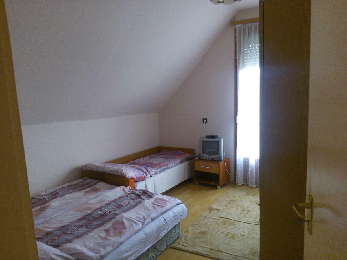 Tuenderkert Apartmanok Hajdúszoboszló Zewnętrze zdjęcie