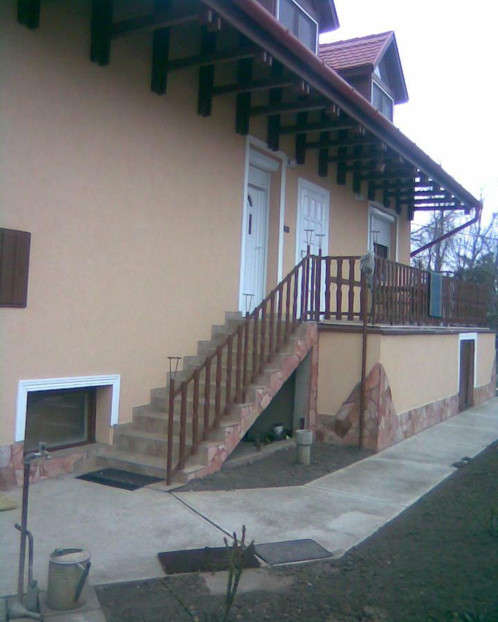 Tuenderkert Apartmanok Hajdúszoboszló Zewnętrze zdjęcie